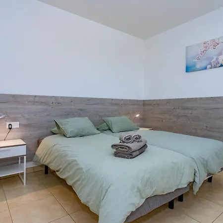 Апартаменты Amana 5 Star Luxury For 10 People In *